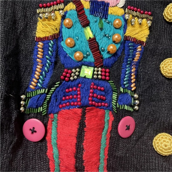 Michael Simon! Toy soldiers! Gorgeous sweater! - Picture 7 of 8